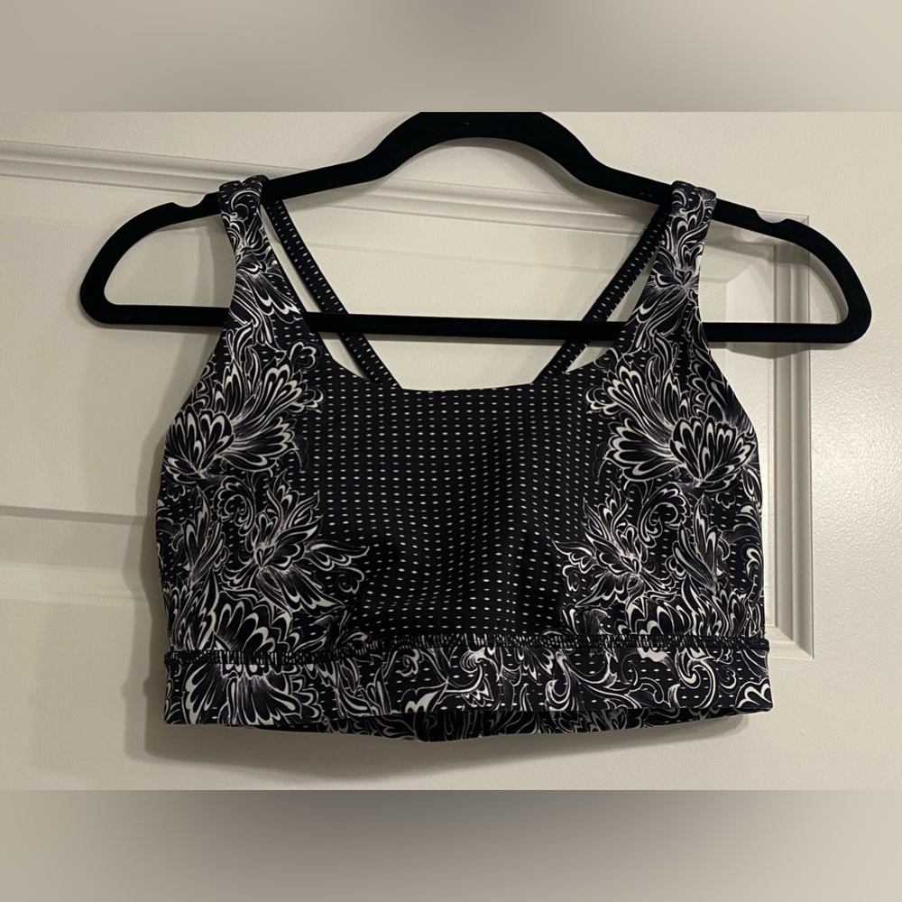 Lululemon Energy Bra - Size 8 -Used - 2019 print - Black and White